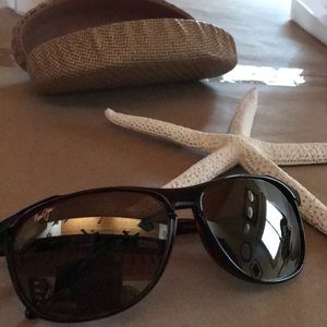 Maui Jim voyager tortoise shell sun glasses